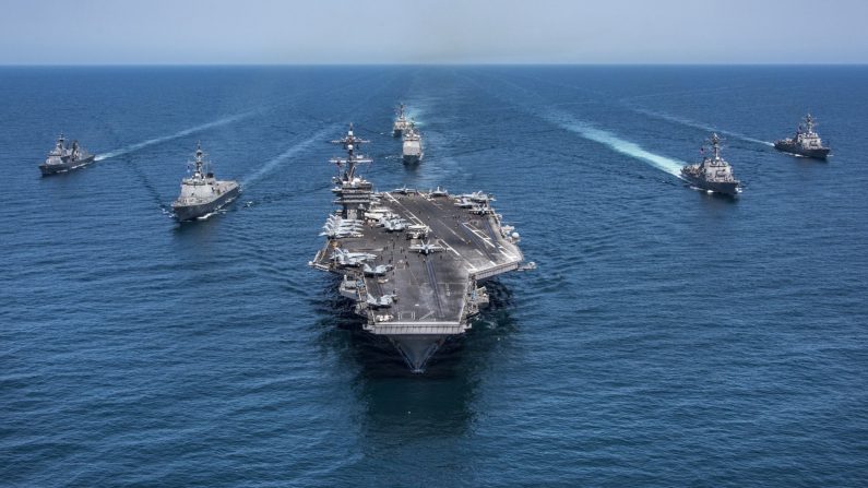 Des navires américains et sud-coréens patrouillent dans l'Indo-Pacifique le 3 mai 2017. (Z.A. Landers/U.S. Navy via Getty Images)