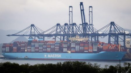 Les données révèlent une baisse des importations américaines de Chine dans un contexte d’affrontement sur les tarifs douaniers