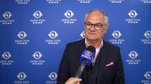Shen Yun : « C’est vraiment spectaculaire », s’exclame le gérant d’une société