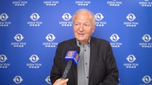 Shen Yun apporte « un peu de sérénité et de bonté » dans un monde très tourmenté, déclare un consultant en entreprise