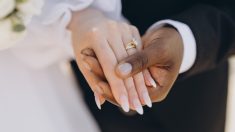 Interdiction de mariage en cas de situation irrégulière : un soutien aux maires ou un enfumage autour des OQTF ?